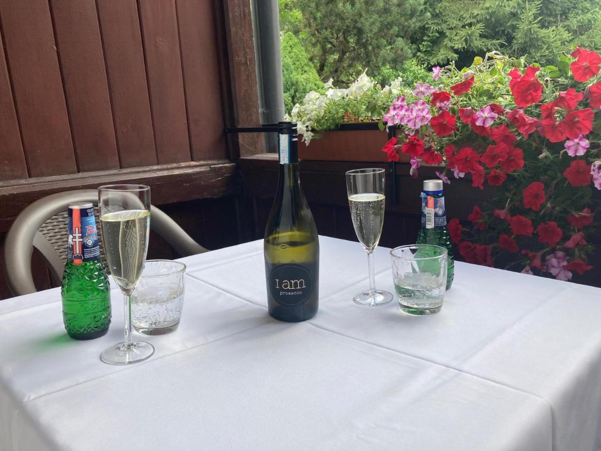 Country House & Restaurant Hronec Buitenkant foto